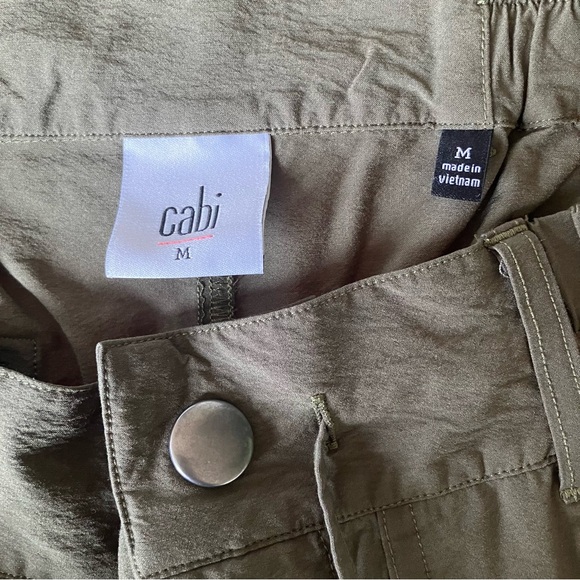 CAbi Quantum Cargo Pants Size M Army Green Ankle Joggers Pockets 4511 - Picture 5 of 12